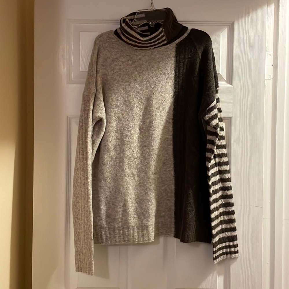 Turtle neck sweater